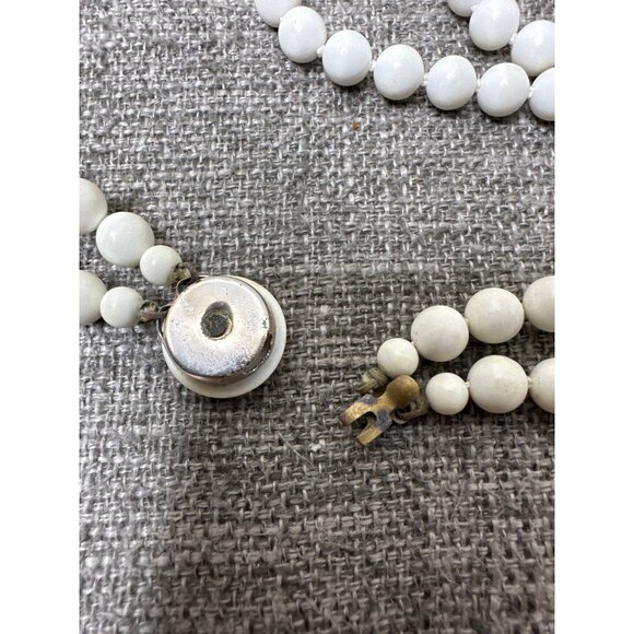 Vintage Japan White Beaded Double Strand Necklace w/ Round Clasp Womens Fashion - Picture 3 of 6